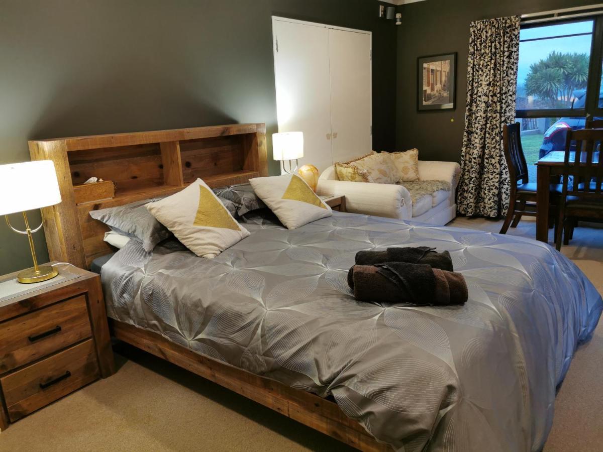 Lakeview Holiday Hideaway Taupo Eksteriør billede