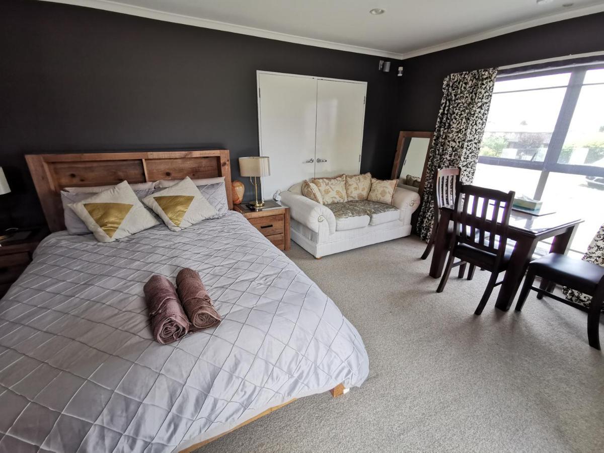 Lakeview Holiday Hideaway Taupo Eksteriør billede